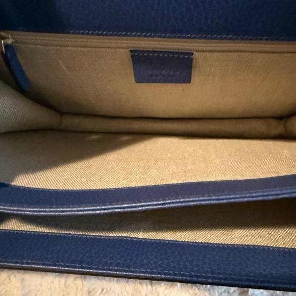 GUCCI AUTHENTIC CALFSKIN PERIWINKLE BLUE INTERLOCKING GG CHAIN SHOULDER BAG.NWOT - Picture 7 of 16